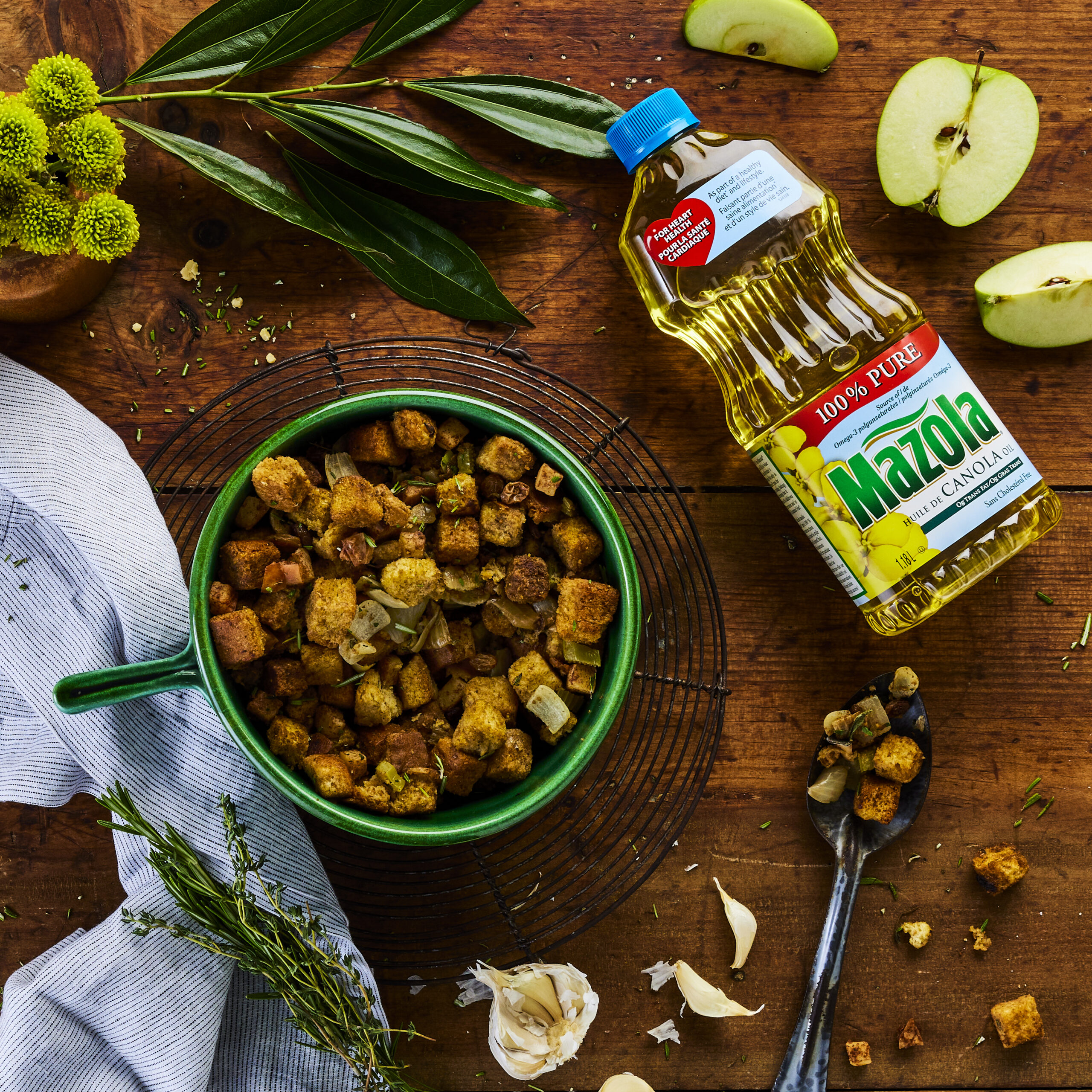 Apple Raisin Corn Bread Stuffing Mazola® Oils