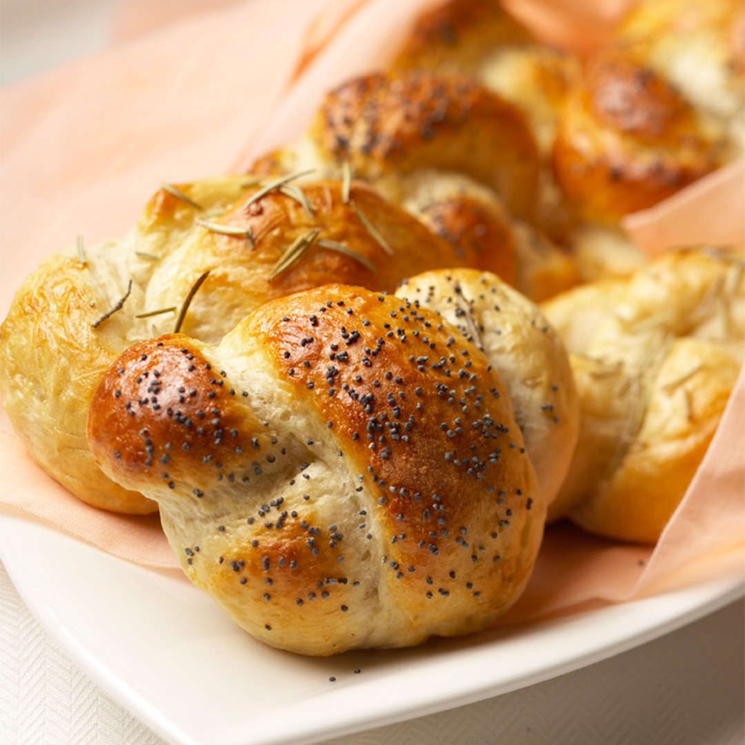 Potato Rosemary Rolls - Mazola® Oils