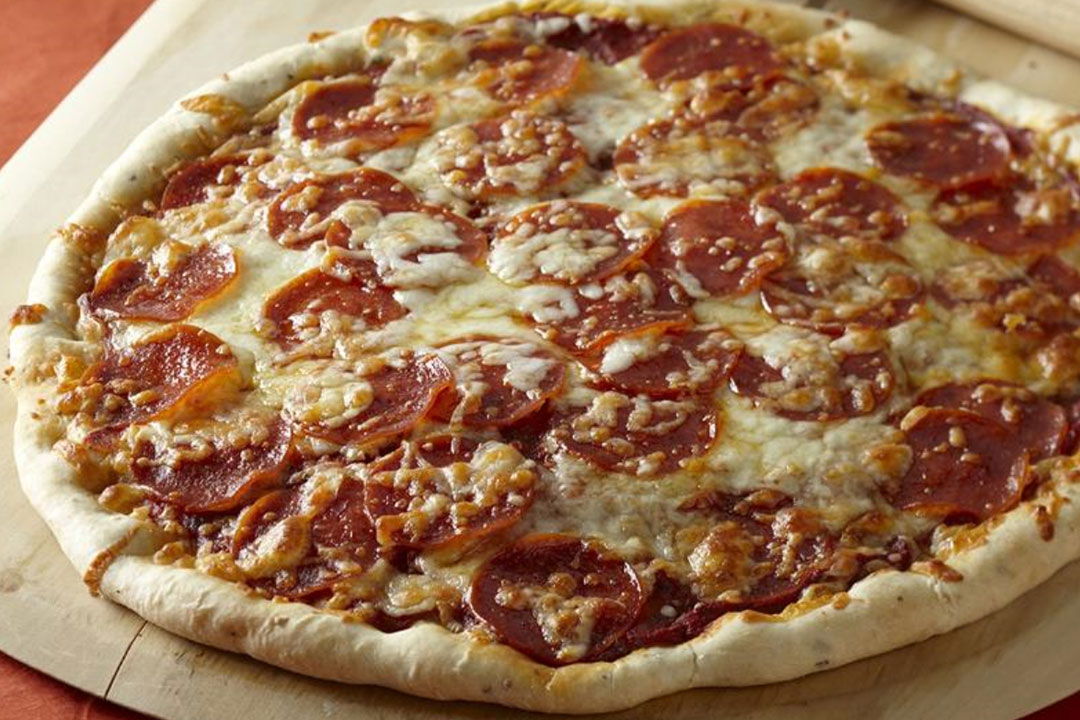 Classic Pepperoni Pizza - Mazola® Oils