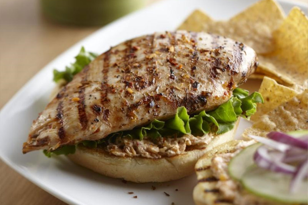 Southwest Chipotle Chicken Sandwich - Mazola® Oils